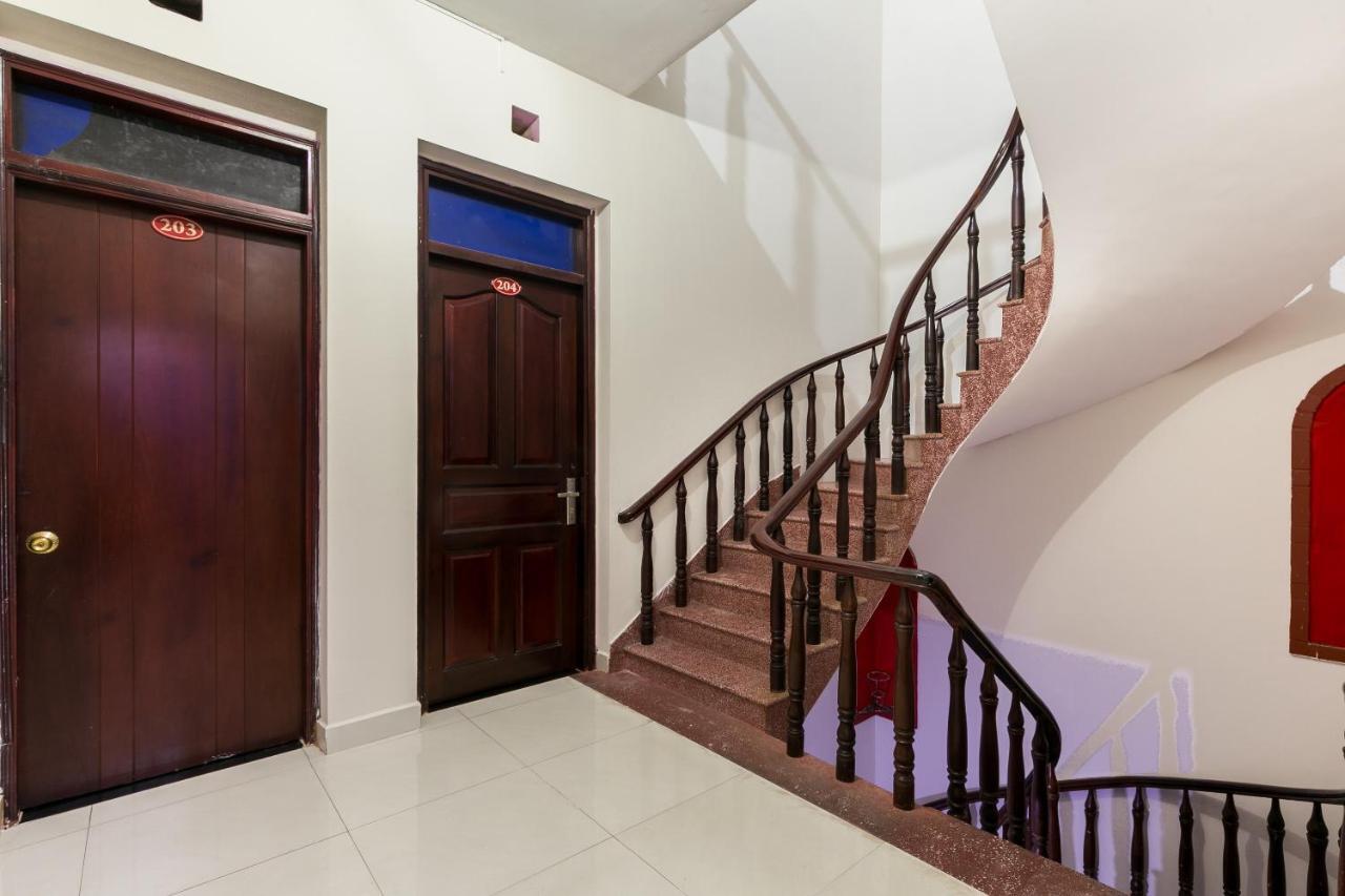 Oyo 486 Nhat Nhat Hotel Ho Chi Minh-stad Buitenkant foto