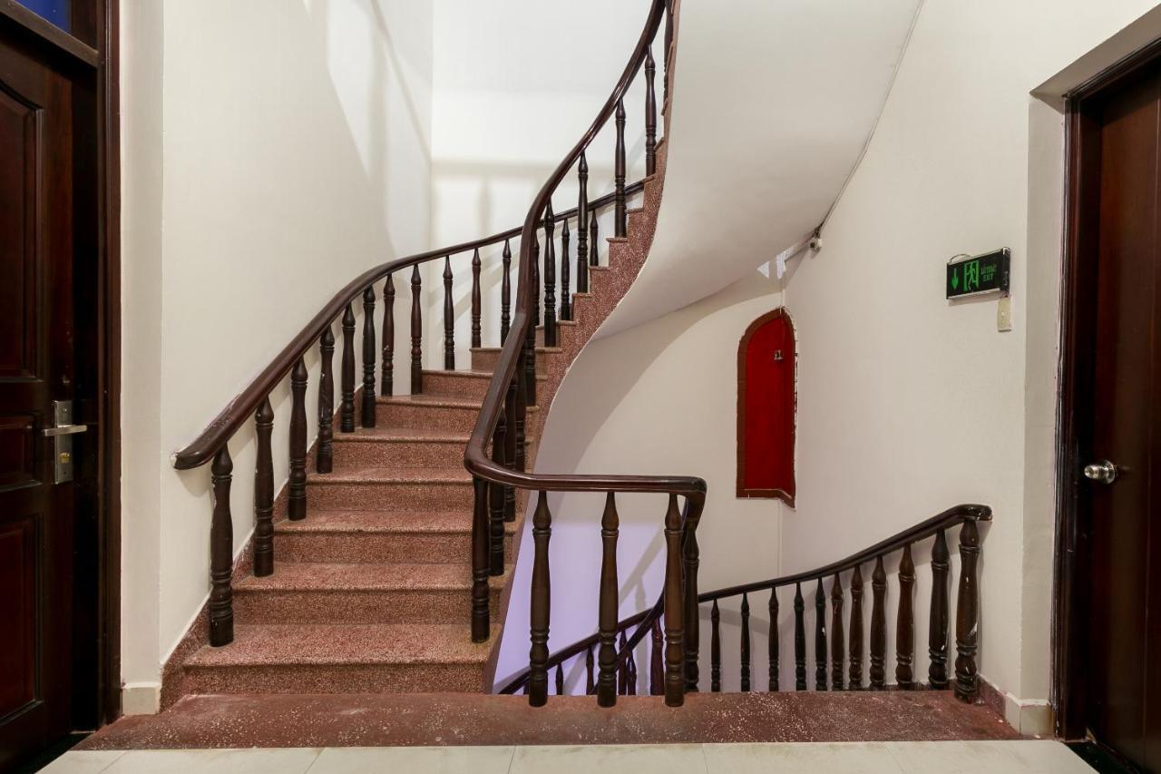 Oyo 486 Nhat Nhat Hotel Ho Chi Minh-stad Buitenkant foto